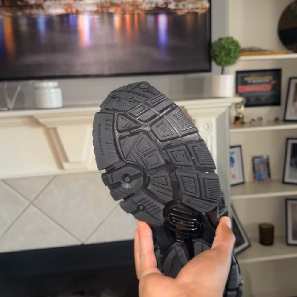 Balenciaga Black Lace-Up Sneakers - Picture 2 of 3